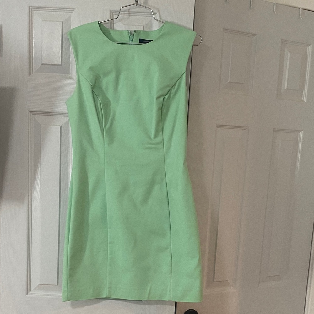 Elegant Mint Green Sleeveless Dress